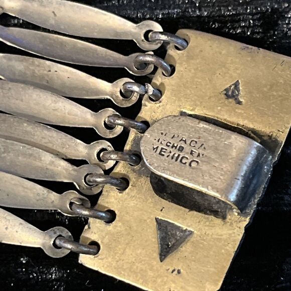 Vintage Alpaca Silver Mexico Mayan Articulated Repousse wide Link Bracelet  7.5” - Picture 9 of 10